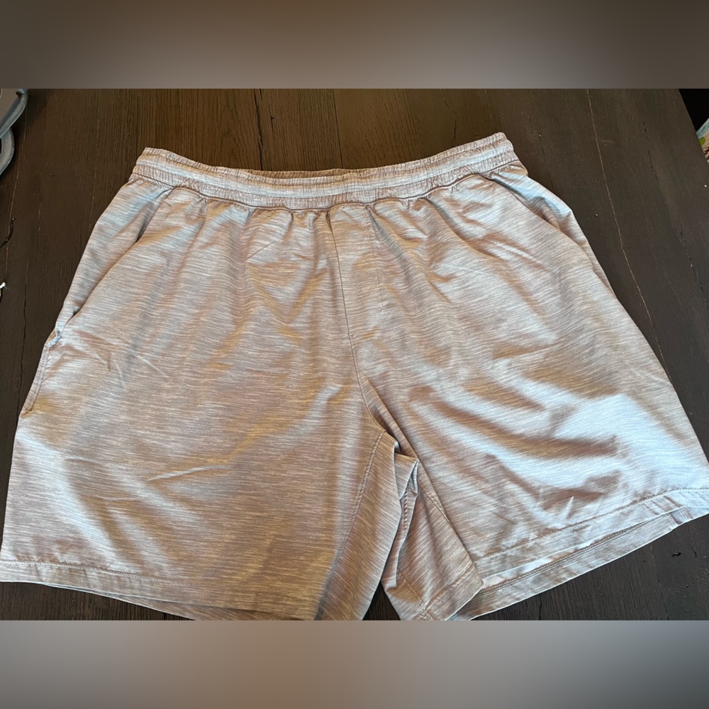 Men's Lulu lemon pace breaker shorts